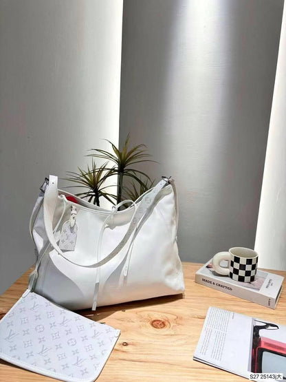 LOUIS VUITTON carryall メッセンジャーバッグ【送料無料】