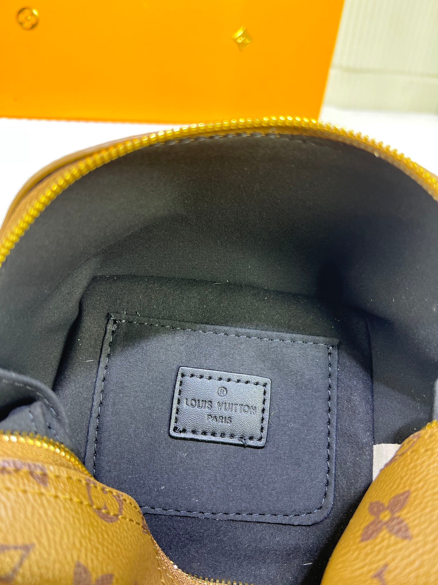 Louis Vuitton 春夏コレクションの Just In Case ハンドバッグ