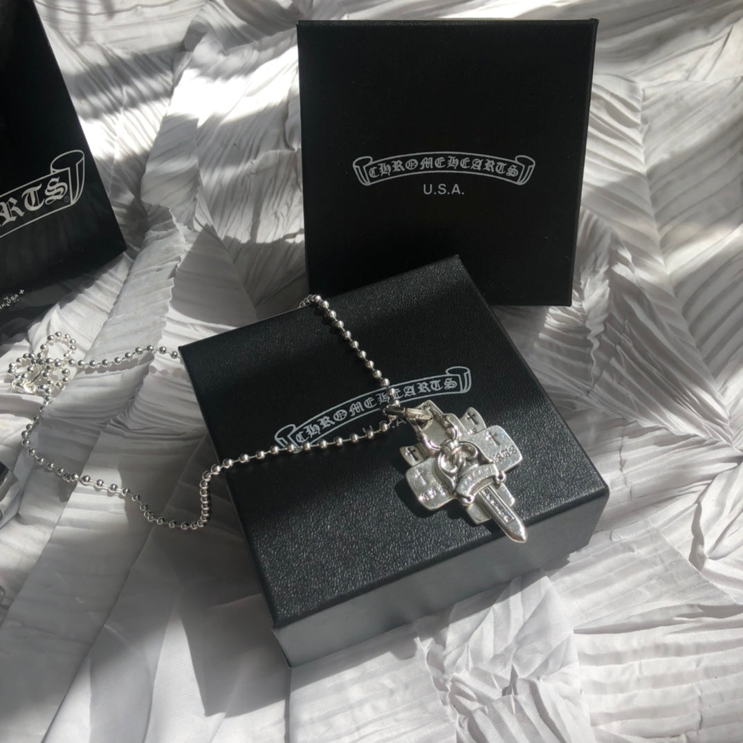 Chrome Hearts(クロムハーツ)3段ソードとホーリーソードサンスクリットペンダントネックレス