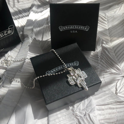 Chrome Hearts(クロムハーツ)3段ソードとホーリーソードサンスクリットペンダントネックレス