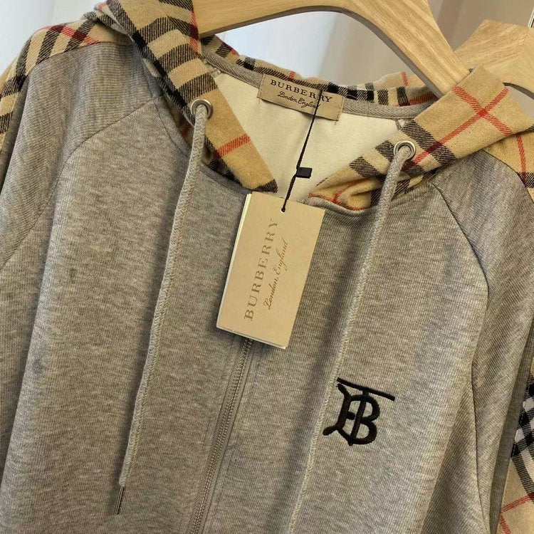 【BURBERRY】男女兼用、ご好評に付き再入荷！