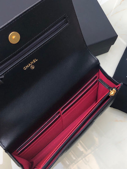 CHANEL 19 WALLET ON CHAIN 0957
