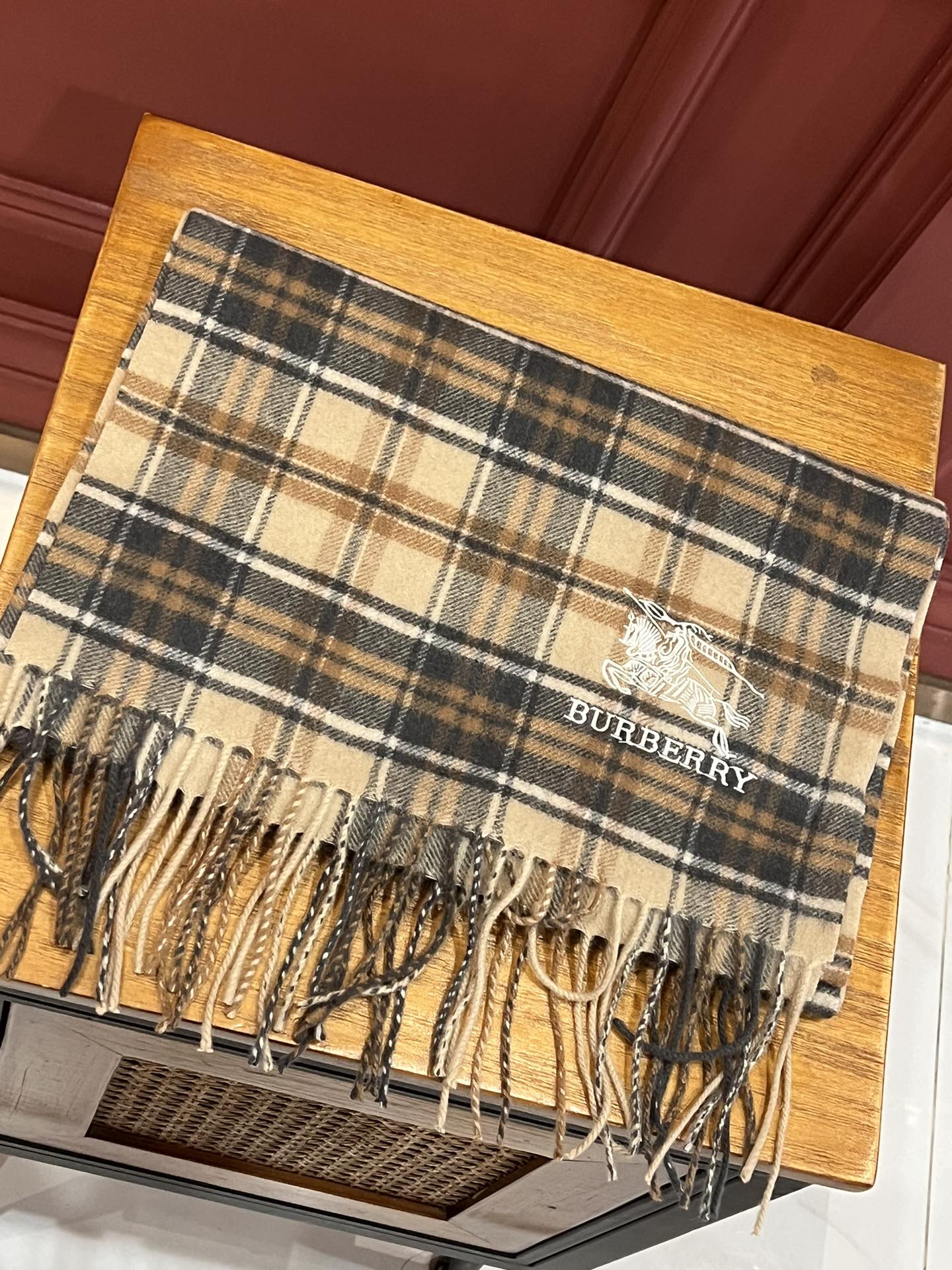 【BURBERRY バーバリー】スカーフ35*190CM 241108