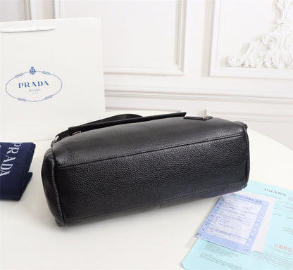 【PRADA 公式 旗艦店】プラダ 斜めがけバッグ 当日出荷 好評に付き再入荷！30*22*10CM