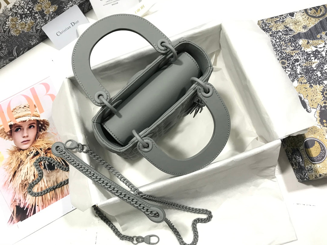 【超入手困難！ほしい！】Lady Diorトリコロールサテンチェック牛革