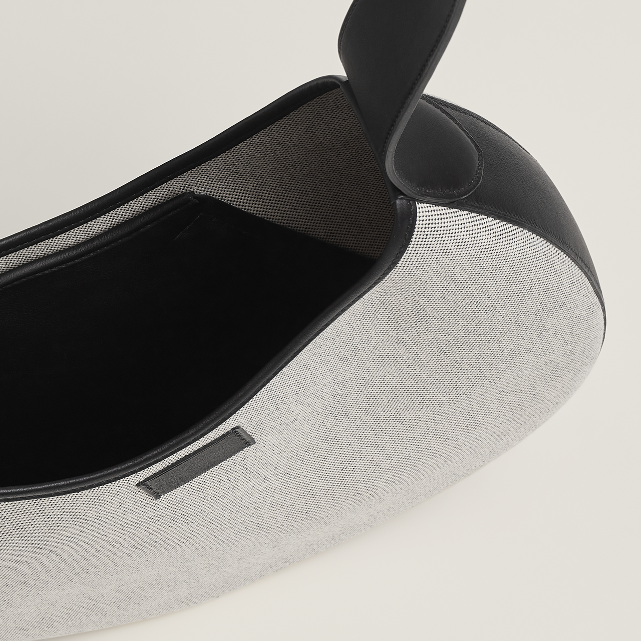 アルコン ショルダーバッグ