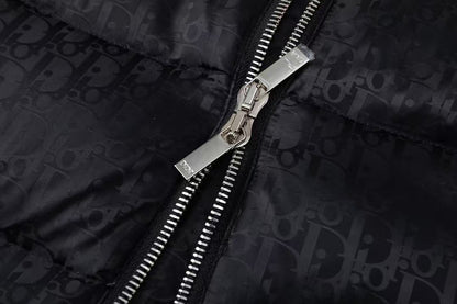 【DIOR公式 旗艦店】（ディオール ） ダウンジャケット、ご好評に付き再入荷！