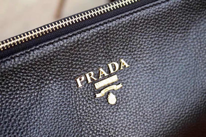 【PRADA 公式 旗艦店】プラダ クラッチバッグ当日出荷 好評に付き再入荷！28*18.5*3CM