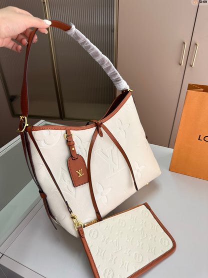 【L&V】小銭入れ付きエンボスショッピングバッグ