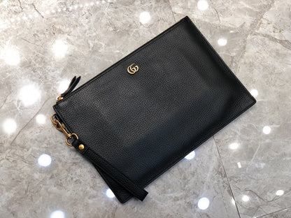 Gucci(グッチ)クラッチバッグ 30x20x1.5cm