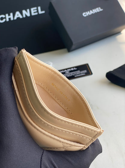 CHANEL 19 CARD HOLDER AP1167