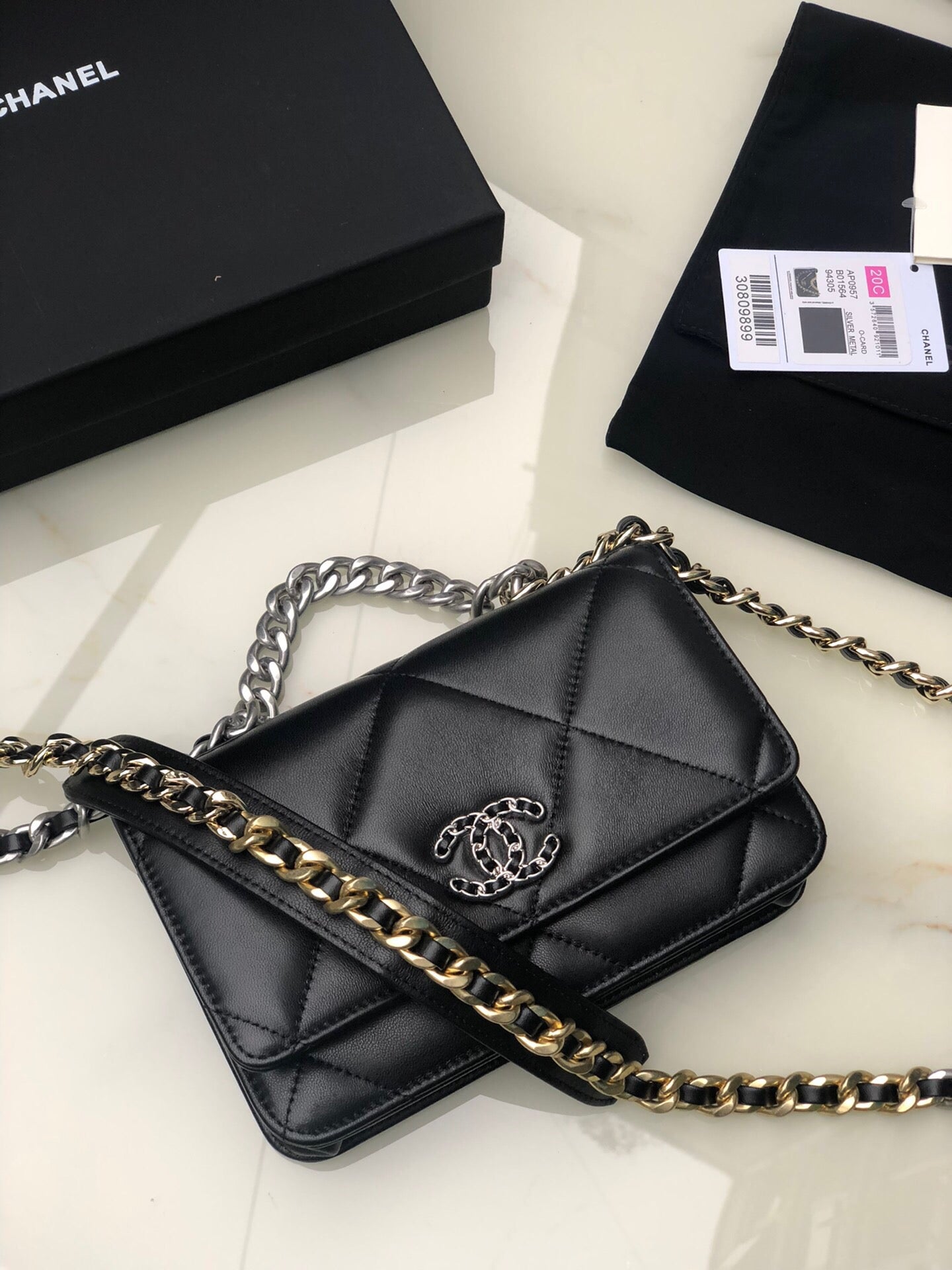 CHANEL 19 WALLET ON CHAIN 0957