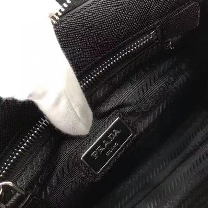 【PRADA 公式旗艦店】プラダ クラッチバッグ 当日出荷 好評に付き再入荷！24*18*6CM