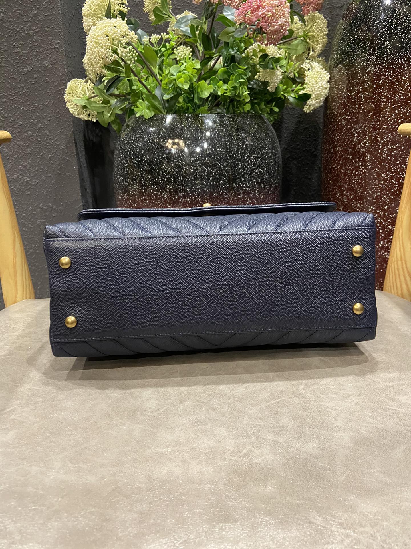 Chanel Cowhide handbag 92991