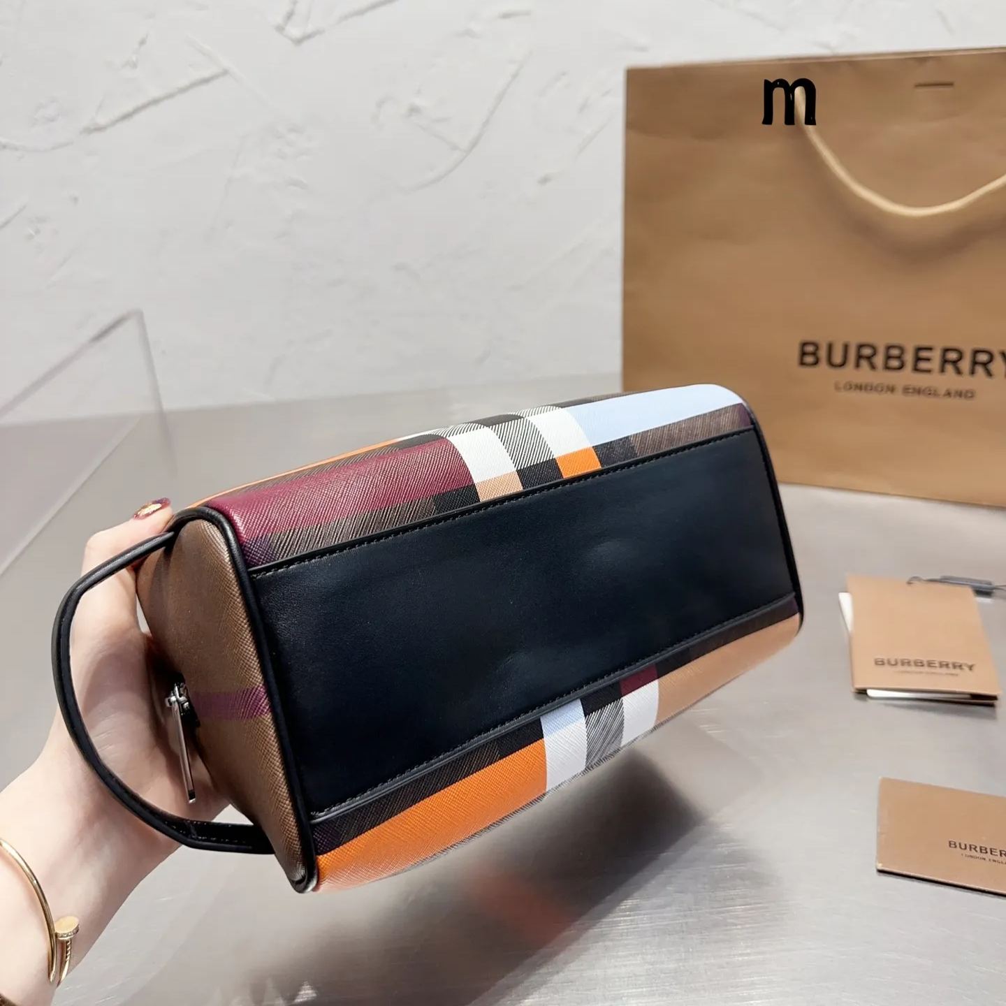 BURBERRY セカンドバッグ