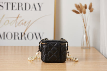 Chanel BOY BAG AP2581