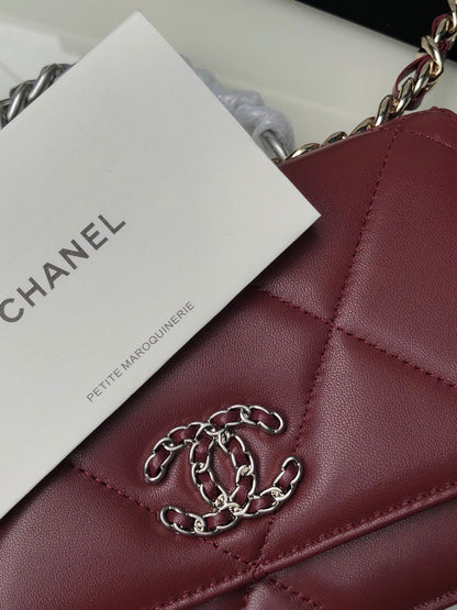 CHANEL 19 WALLET ON CHAIN 0957
