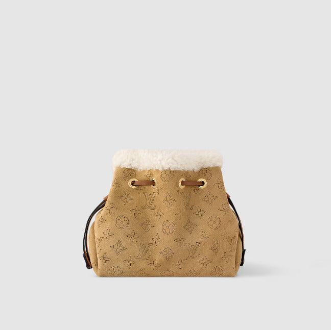 フォルムが可愛い LouisVuitton ベラ ショルダーバッグ ベージュ