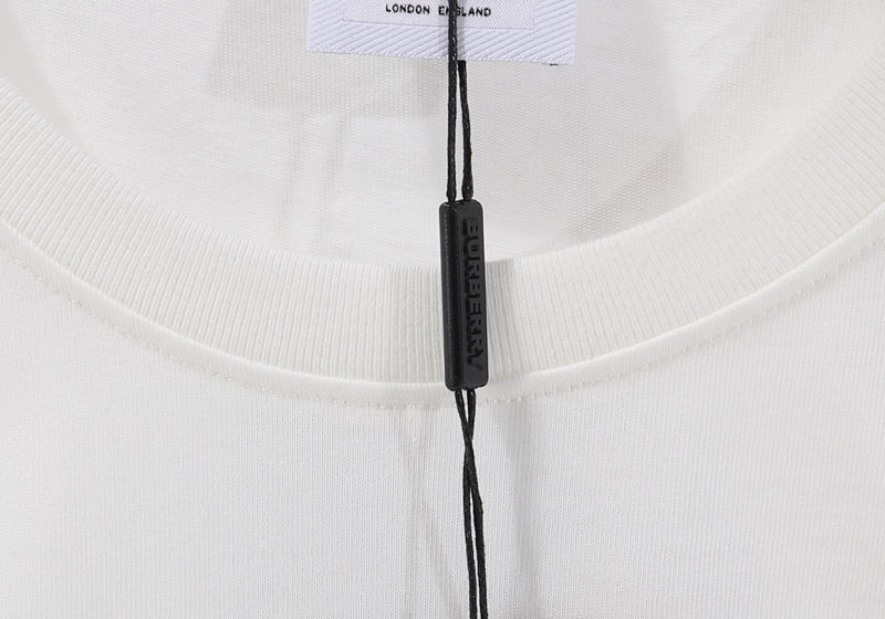 【Burberry】男女兼用、ご好評に付き再入荷！
