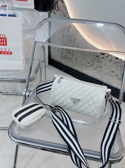 【PRADA 公式旗艦店】プラダ ショルダーバッグ 当日出荷 好評に付き再入荷！29*17*6.5CM