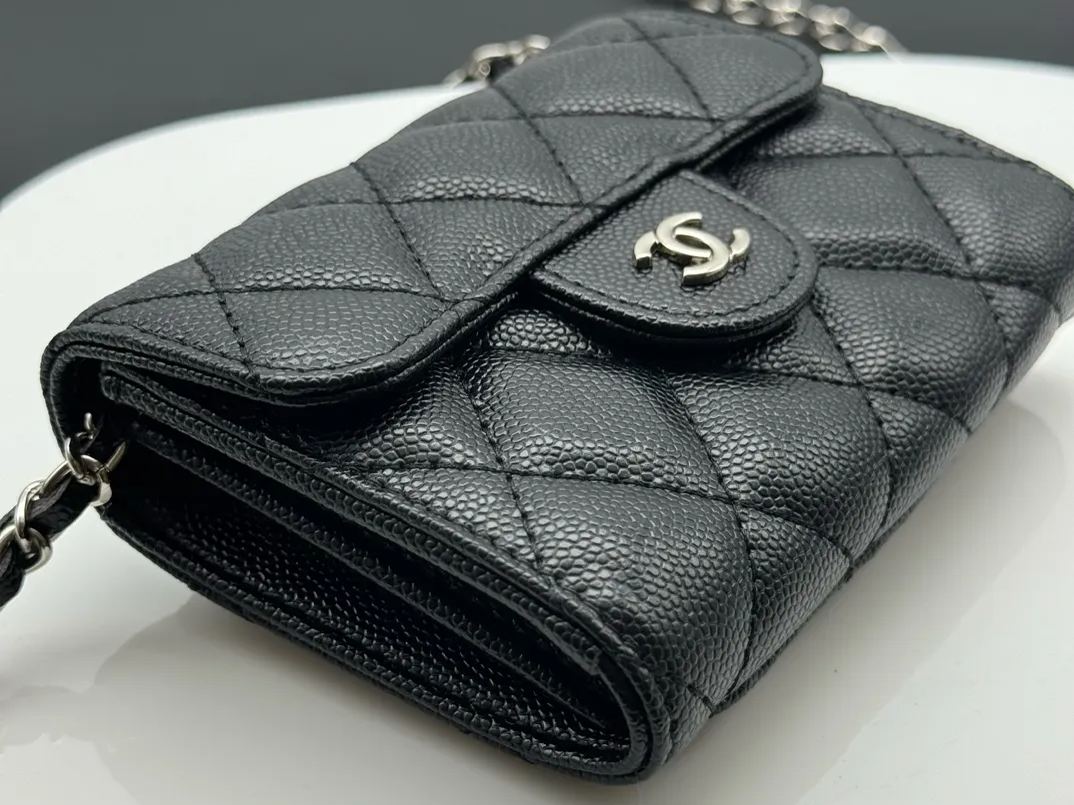 Chanel クラシック チェーン イブニング バッグ ラムスキン AP0238