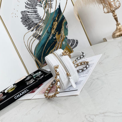 CHANEL 19 CLUTCH WITH CHAIN 0945