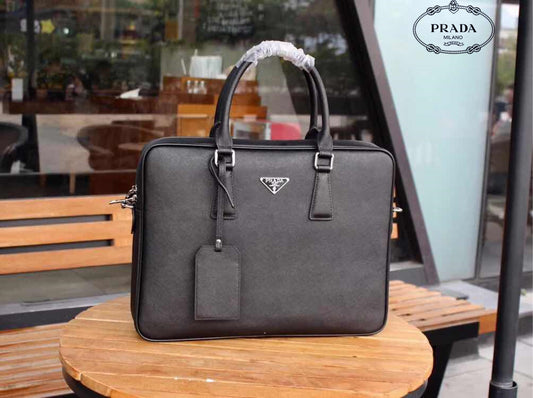 【PRADA 公式旗艦店】プラダ ブリーフケース当日出荷 好評に付き再入荷！39*30*6.5CM