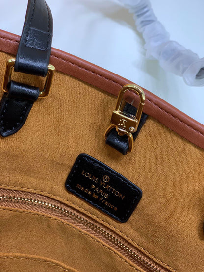 Louis Vuitton(ルイヴィトン)新作モデルが登場【LV CRAFTY ONTHEGO ハンドバッグ】