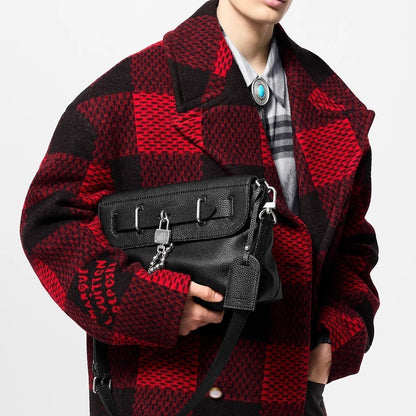 【24FW/シックでかっこいい★】LouisVuitton ショルダーバッグ