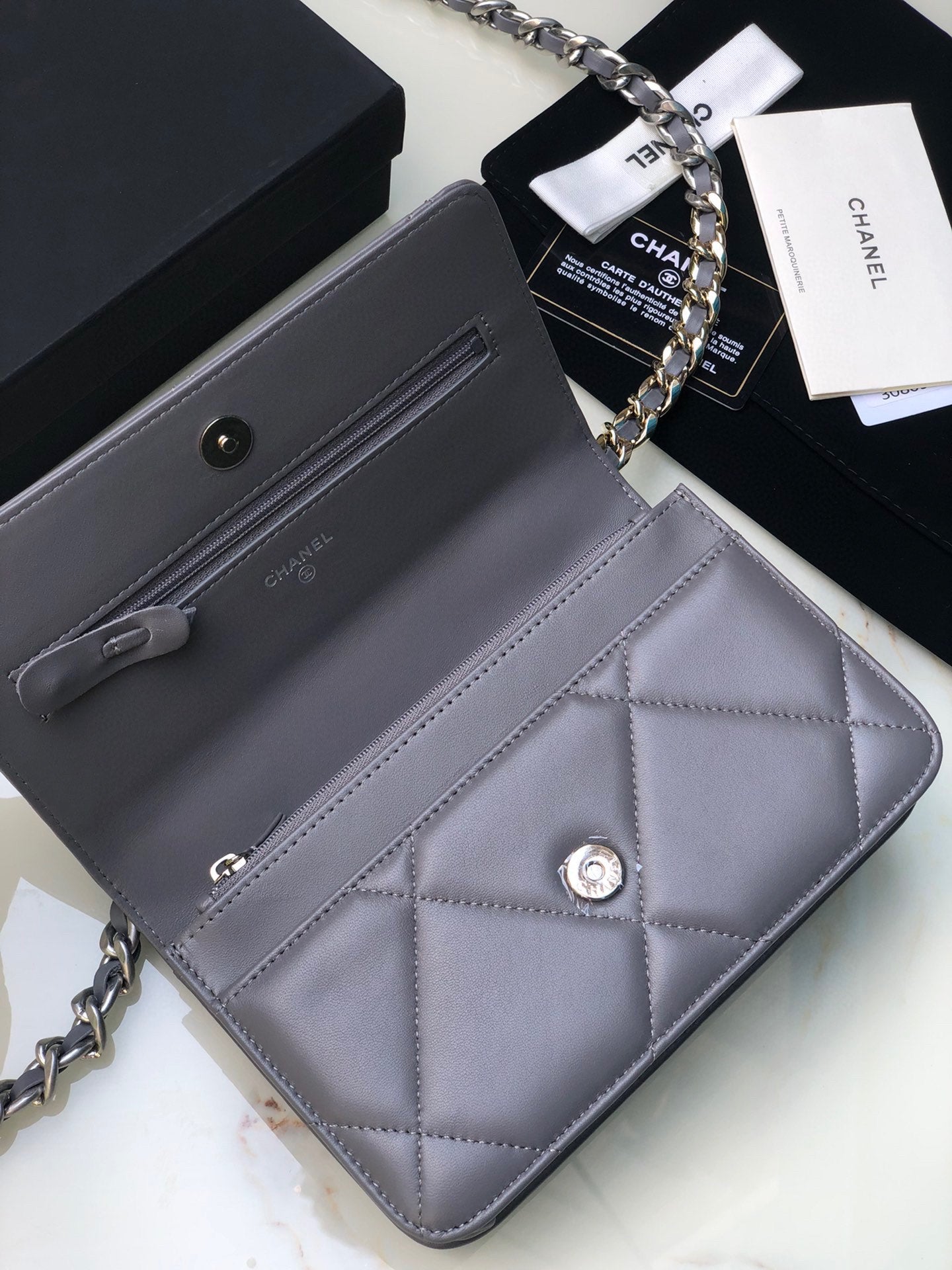 CHANEL 19 WALLET ON CHAIN 0957