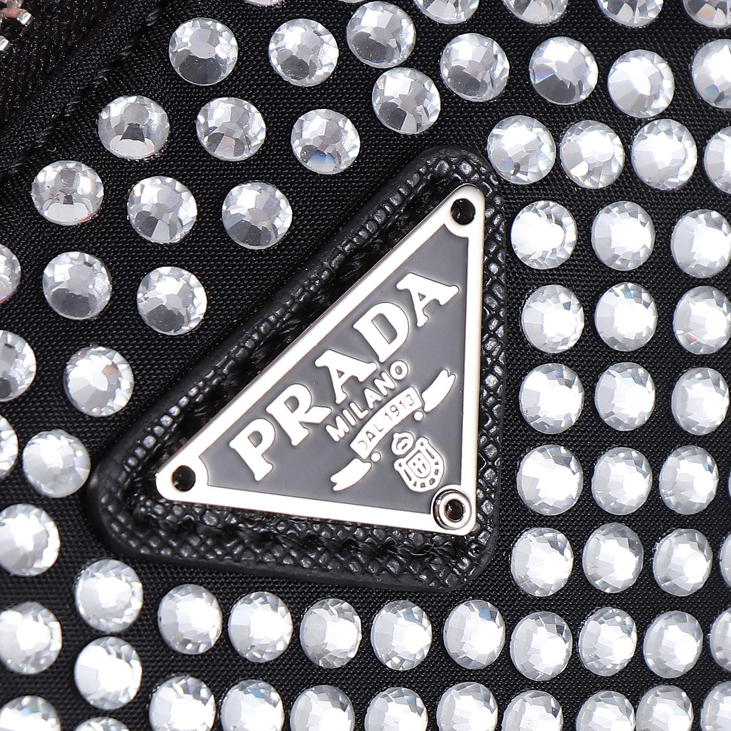 【PRADA 公式旗艦店】プラダ 斜めがけバッグ 当日出荷 好評に付き再入荷！22*16*6CM