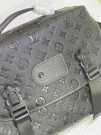 エレガント☆Louis Vuitton☆LV トレイル ショルダーバッグ M46972