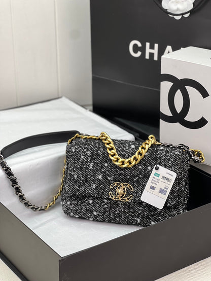 CHANEL 19 HANDBAG AS1161