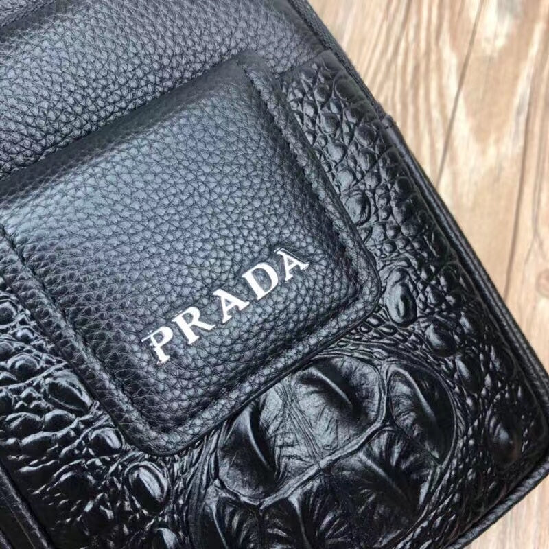 【PRADA 公式 旗艦店】プラダ 胸ポケット当日出荷 好評に付き再入荷！32*18*6CM