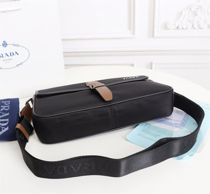 【PRADA 公式 旗艦店】プラダ 斜めがけバッグ 当日出荷 好評に付き再入荷！31*21*6CM