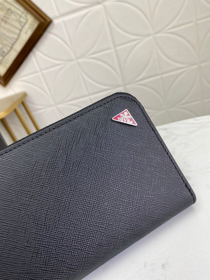 PRADA(プラダ) 財布19x12cm