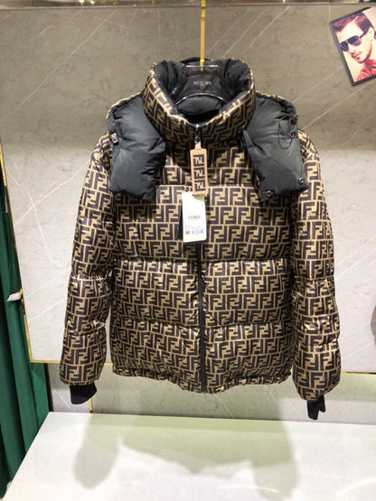 FENDI（フェンディ） ダウンジャケット、ご好評に付き再入荷！