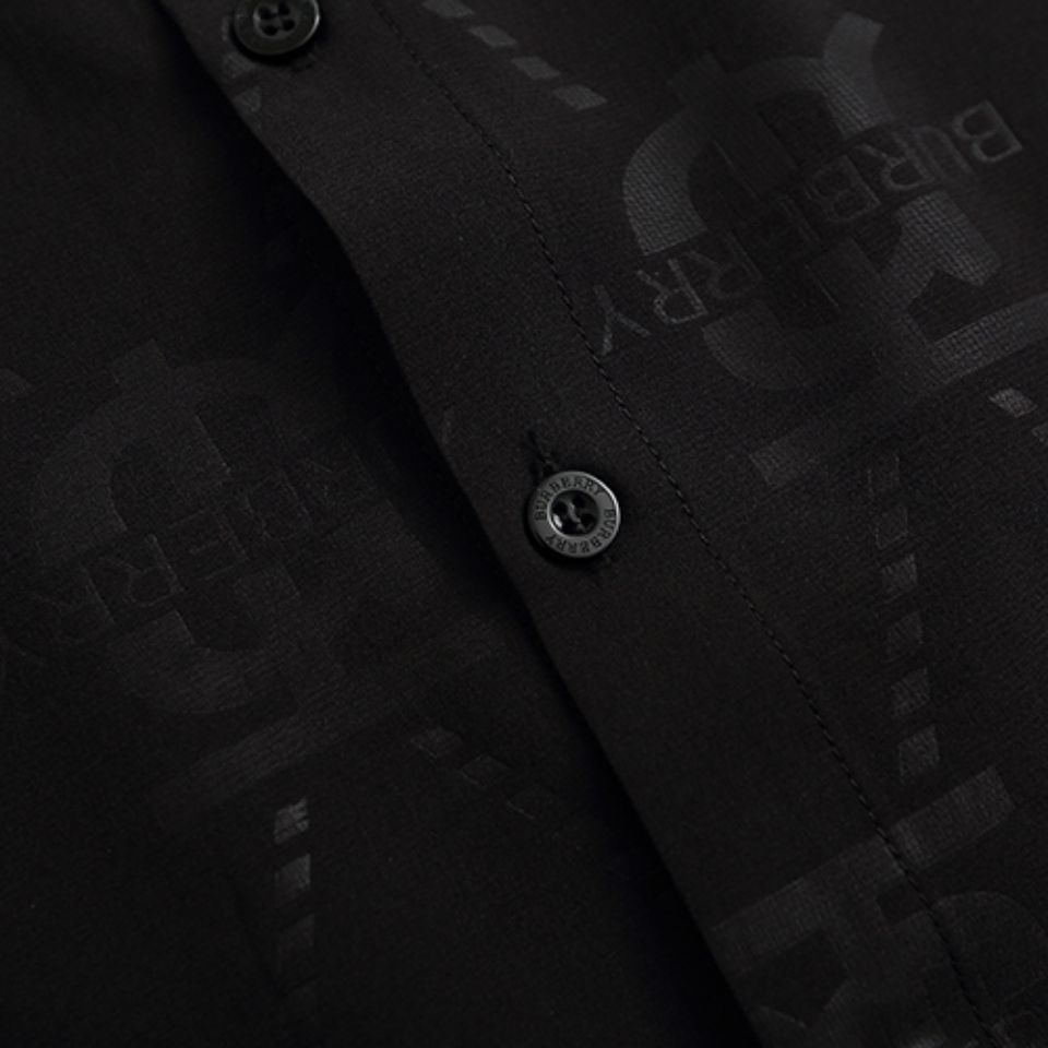 【BURBERRY 公式旗艦店】 ご好評に付き再入荷！！