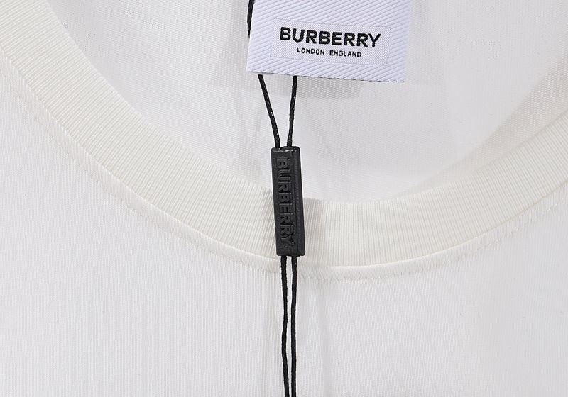 【Burberry】男女兼用、ご好評に付き再入荷！