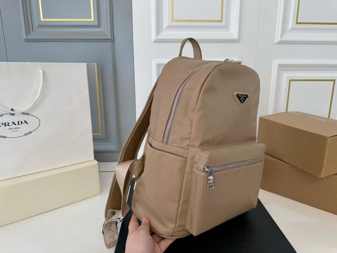 【PRADA 公式 旗艦店】プラダ リュックサック当日出荷 好評に付き再入荷！31*36CM 240719