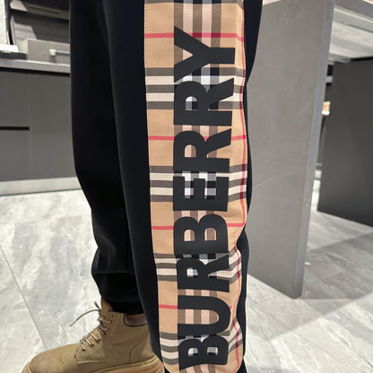 【Burberry 公式 旗艦店】 2024春夏新作カジュアルパンツ