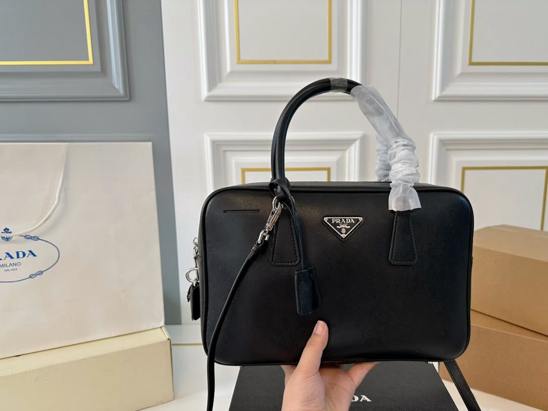 【PRADA 公式 旗艦店】プラダ ブリーフケース 当日出荷 好評に付き再入荷！30*20CM 240719