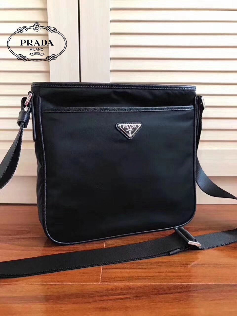 【PRADA 公式 旗艦店】プラダ 斜めがけバッグ 当日出荷 好評に付き再入荷！27*25.5*6CM