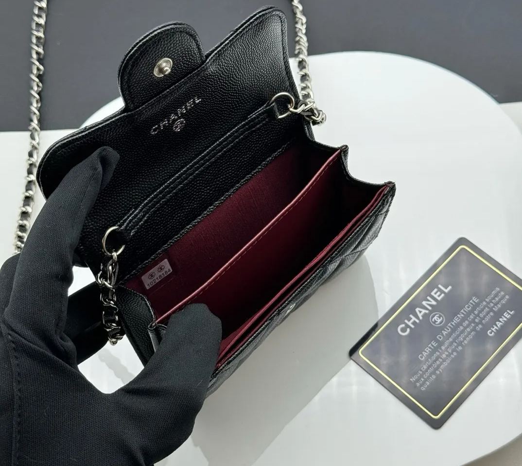 Chanel クラシック チェーン イブニング バッグ ラムスキン AP0238