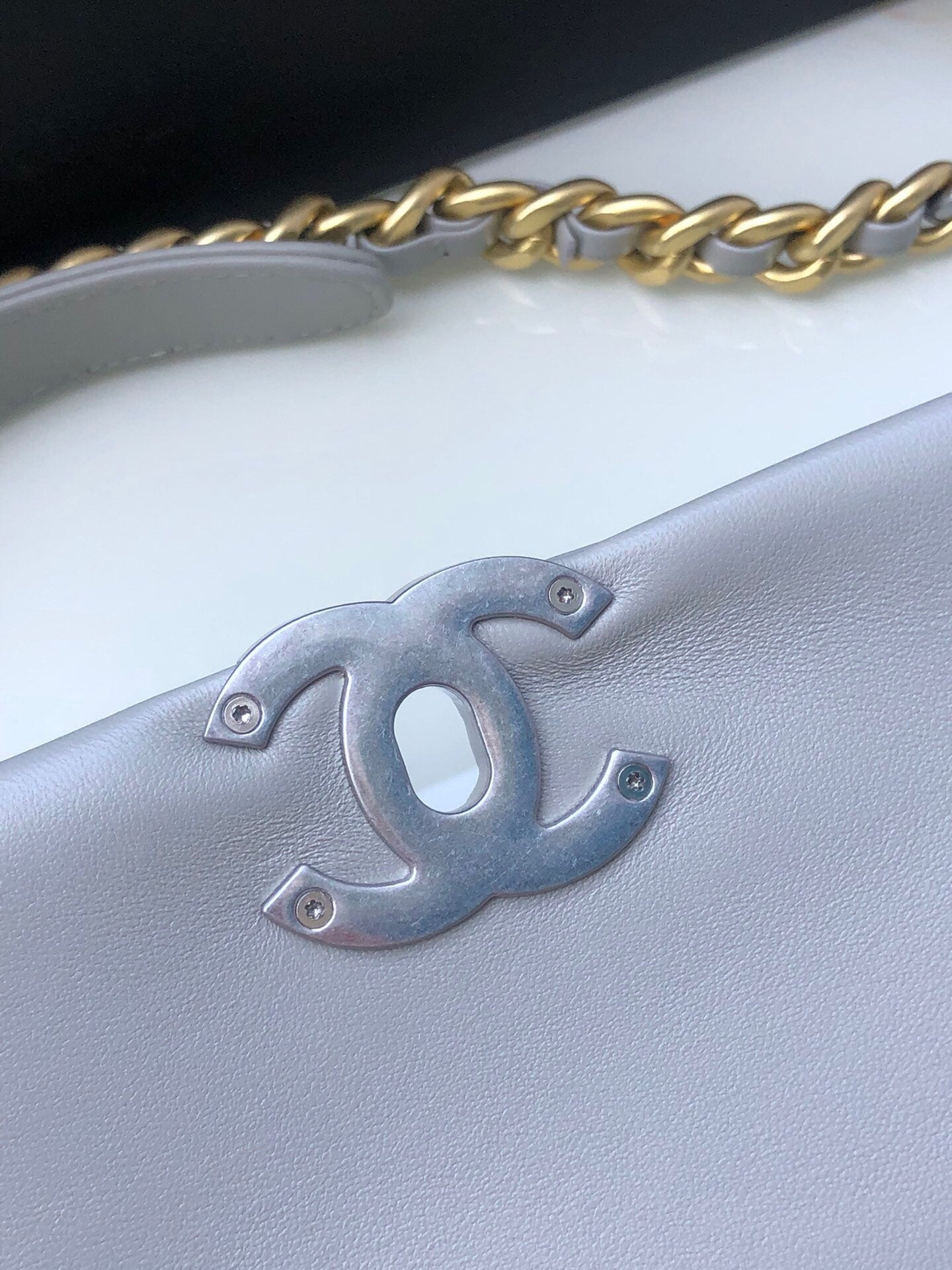 Chanel 19 medium 1161