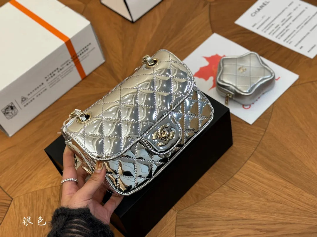 2024 CRUISE CHANEL ミニフラップバッグ＆スターコインケース付