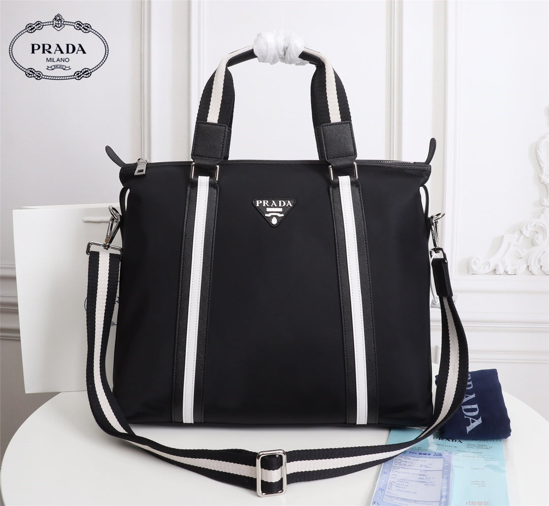 【PRADA 公式旗艦店】プラダ ハンドバッグ 当日出荷 好評に付き再入荷！40*36*13CM
