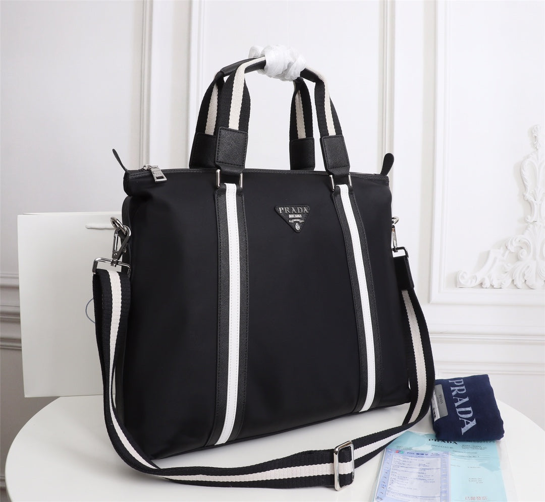 【PRADA 公式旗艦店】プラダ ハンドバッグ 当日出荷 好評に付き再入荷！40*36*13CM