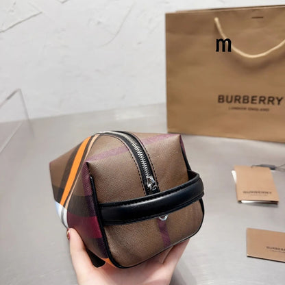 BURBERRY セカンドバッグ