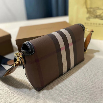 【◎VIP価格◎】Burberry noteショルダーバッグ